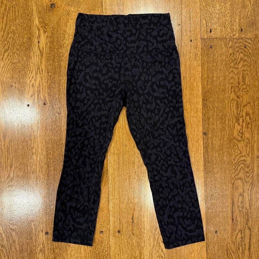 Lululemon Cropped Align Leggings (21”, Size 6)